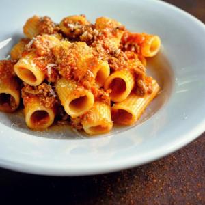 Rigatoni al ragu bolognse